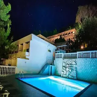 Lavanda Hotel 3*