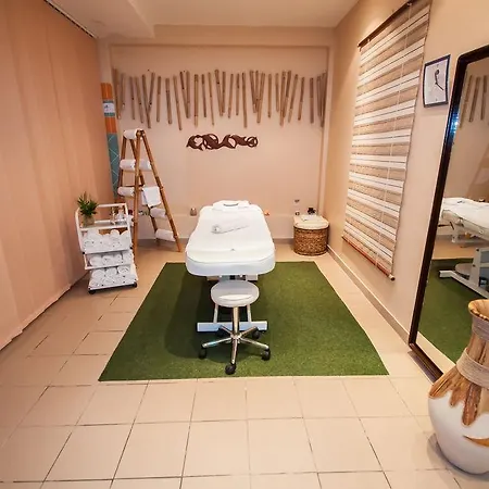 拉凡达酒店 Božava