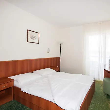 拉凡达酒店 酒店 Božava