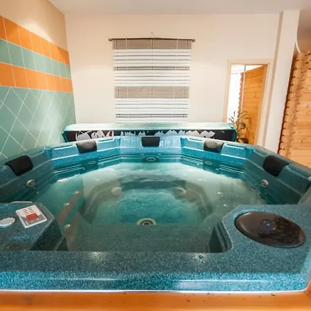 拉凡达酒店 3* Božava