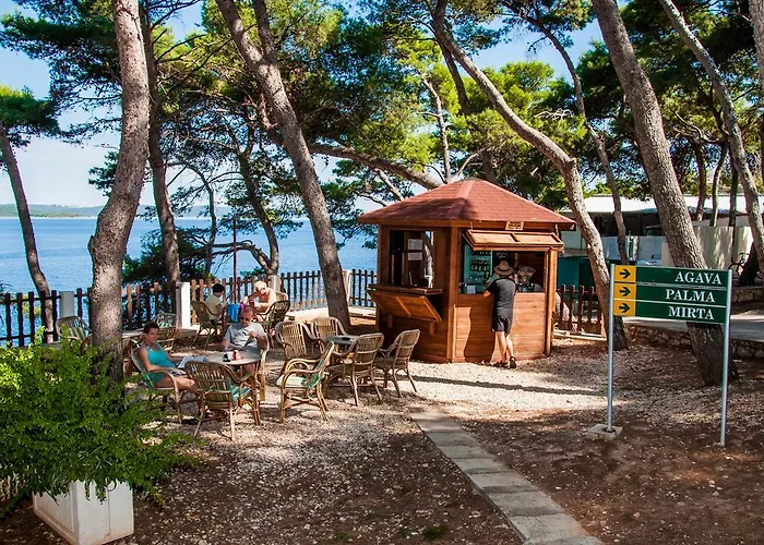 Hotell Lavanda Božava